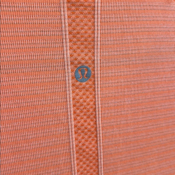 Lululemon Swiftly Tee. Size 6. - Picture 4 of 5
